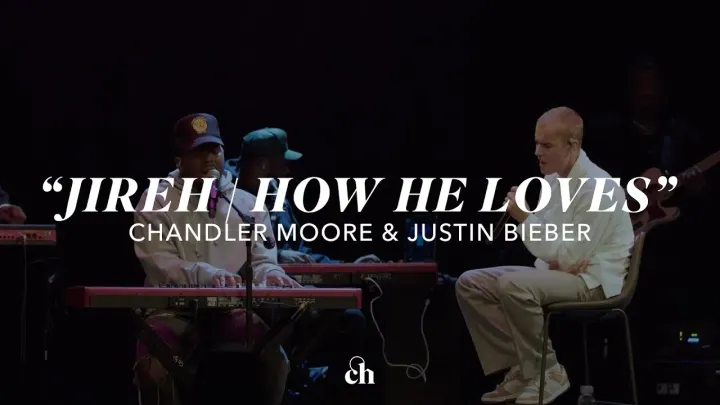 Justin Bieber zpívá s kapelou chvály ke cti Pána